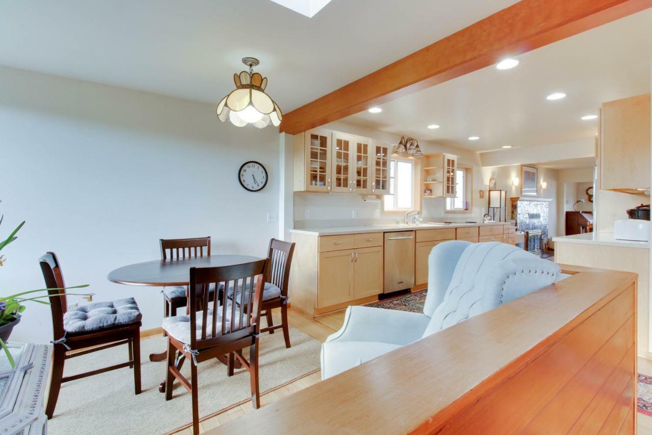 Lopez Island Agate Beach Waterfront Home Islandale エクステリア 写真