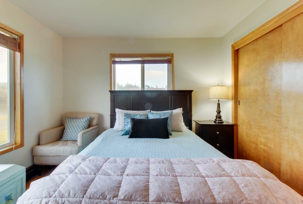 Lopez Island Agate Beach Waterfront Home Islandale エクステリア 写真