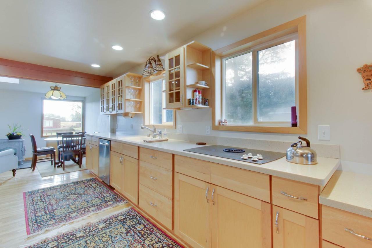Lopez Island Agate Beach Waterfront Home Islandale エクステリア 写真